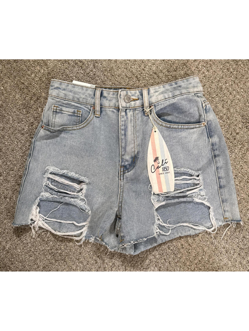 NWT Cali1850 Butterfly Patch Frayed Hem Juniors Denim Shorts Size 5/27